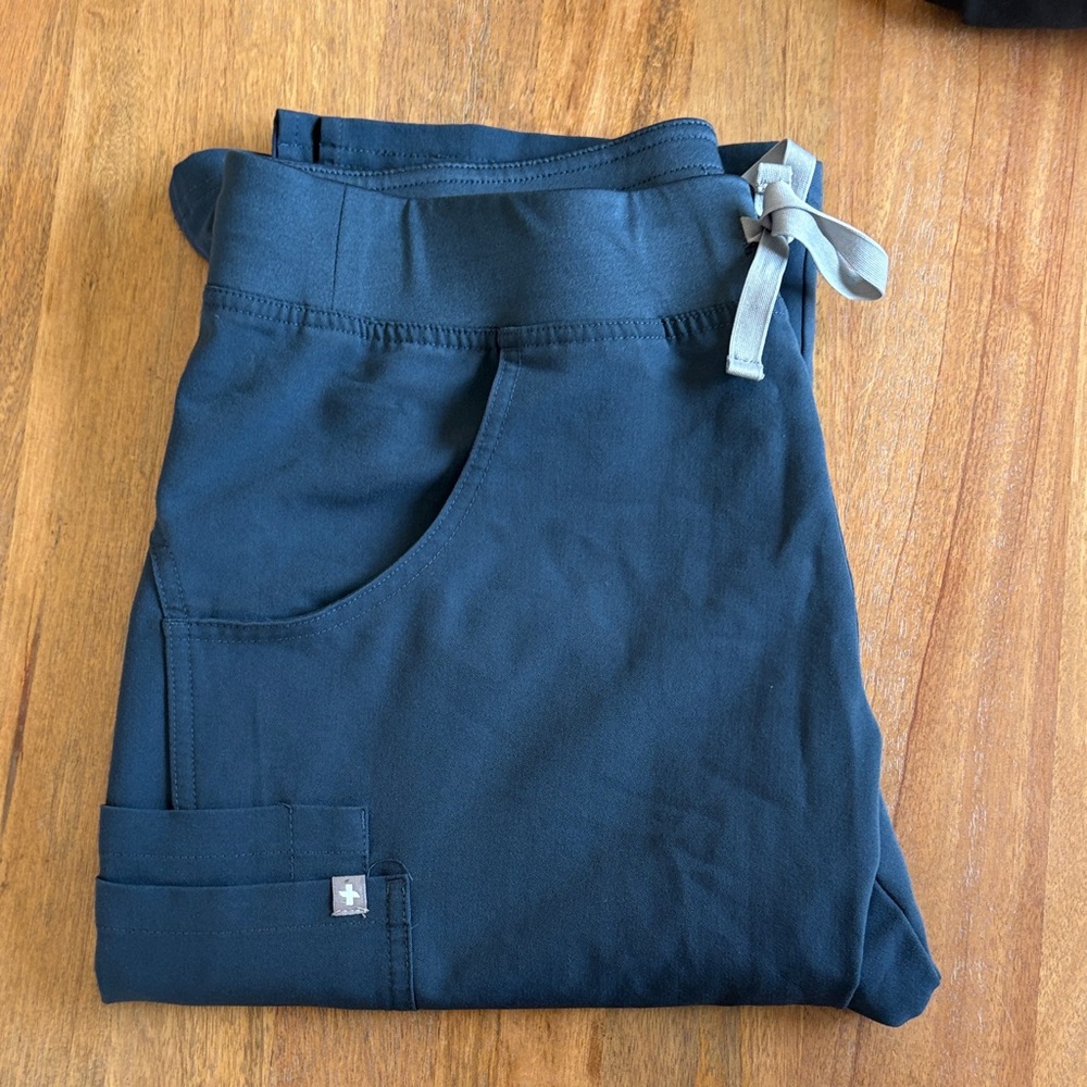 Figs Kade Cargo Scrubs